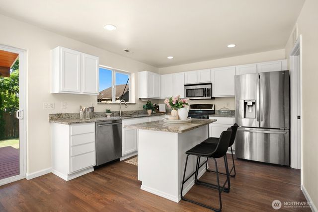 33828 SE Odell Street, Snoqualmie, WA 98065