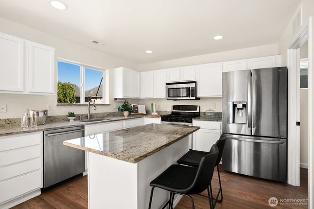 33828 SE Odell Street, Snoqualmie, WA 98065