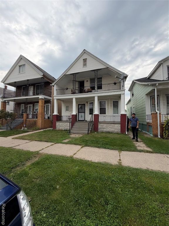 2381 Holmes Street, Hamtramck, MI 48212