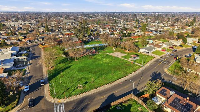 5674 Rio Verde Way, North Highlands, CA 95660