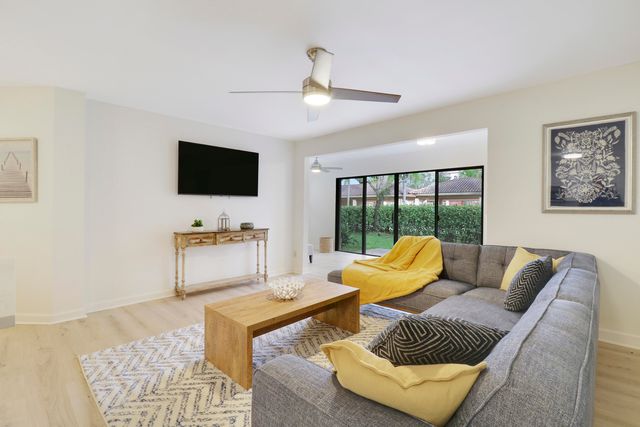 1107 Duncan Circle 102, Palm Beach Gardens, FL 33418