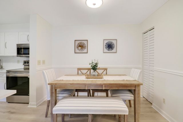 1107 Duncan Circle 102, Palm Beach Gardens, FL 33418