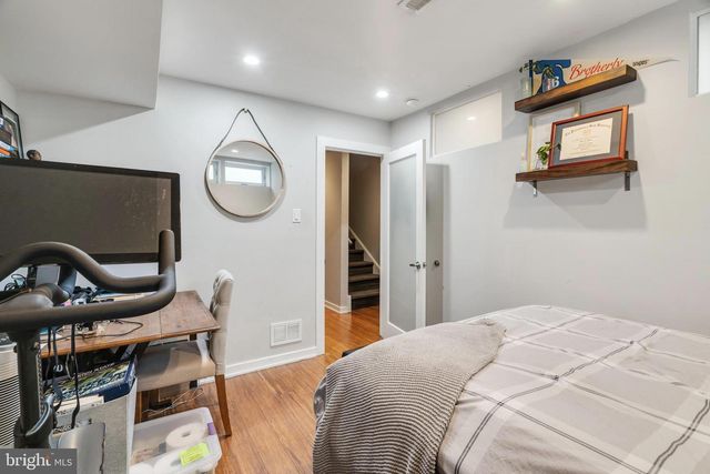 1637 CARPENTER ST, Philadelphia, PA 19146