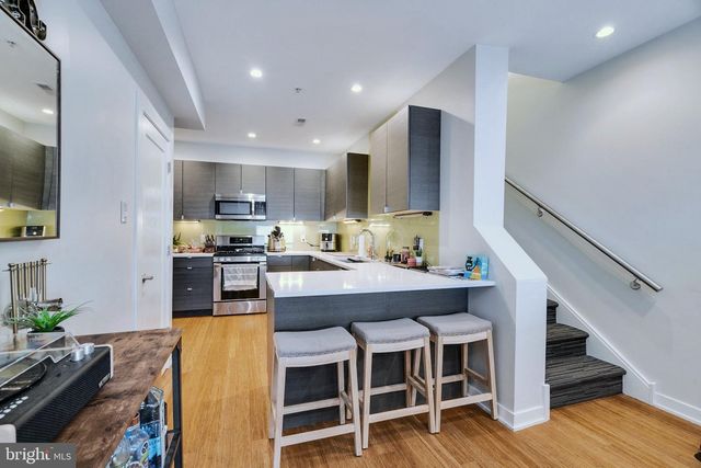1637 CARPENTER ST, Philadelphia, PA 19146