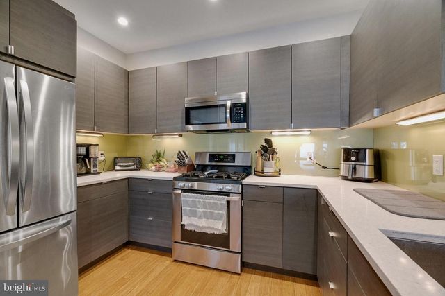 1637 CARPENTER ST, Philadelphia, PA 19146