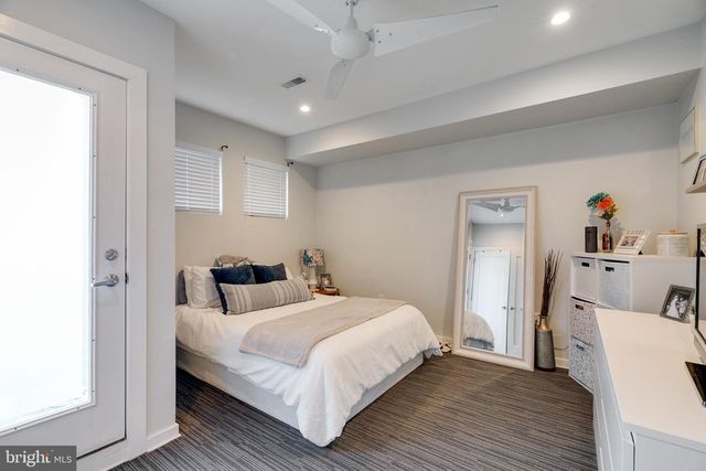 1637 CARPENTER ST, Philadelphia, PA 19146