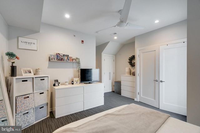 1637 CARPENTER ST, Philadelphia, PA 19146