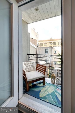1637 CARPENTER ST, Philadelphia, PA 19146