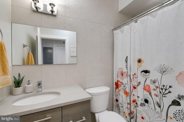 1637 CARPENTER ST, Philadelphia, PA 19146