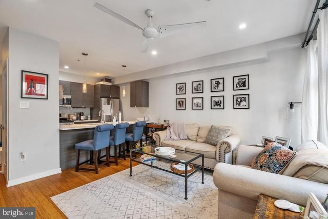 1637 CARPENTER ST, Philadelphia, PA 19146