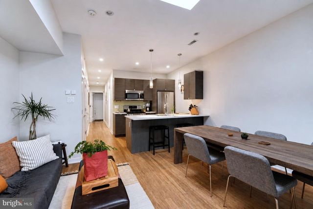1637 CARPENTER ST, Philadelphia, PA 19146