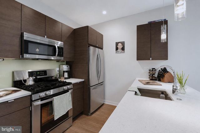 1637 CARPENTER ST, Philadelphia, PA 19146