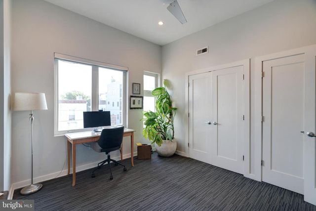 1637 CARPENTER ST, Philadelphia, PA 19146