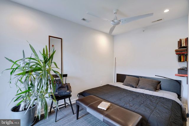 1637 CARPENTER ST, Philadelphia, PA 19146