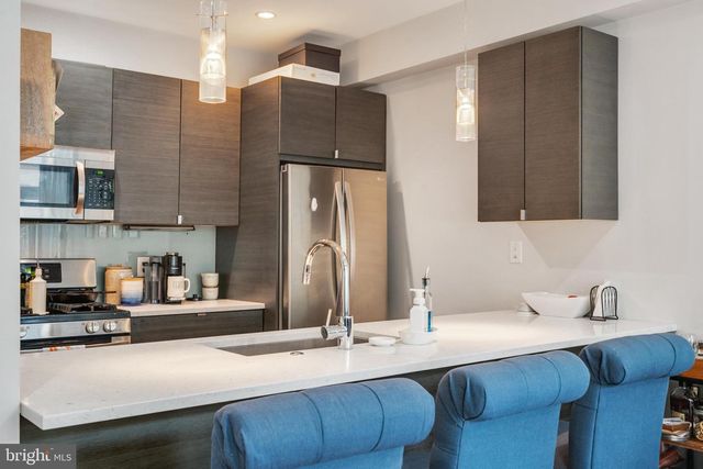 1637 CARPENTER ST, Philadelphia, PA 19146