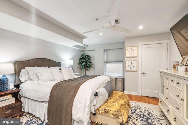 1637 CARPENTER ST, Philadelphia, PA 19146
