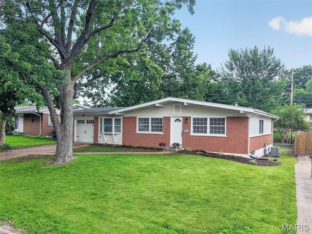 1360 Arlington Drive, Florissant, MO 63033
