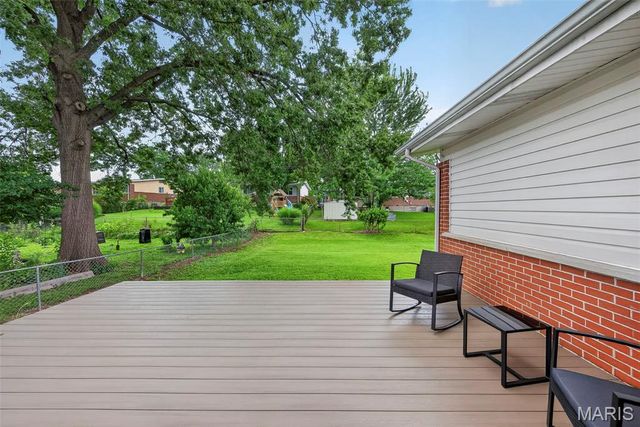 1360 Arlington Drive, Florissant, MO 63033