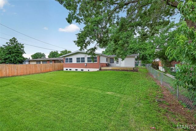 1360 Arlington Drive, Florissant, MO 63033