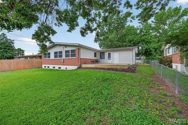 1360 Arlington Drive, Florissant, MO 63033