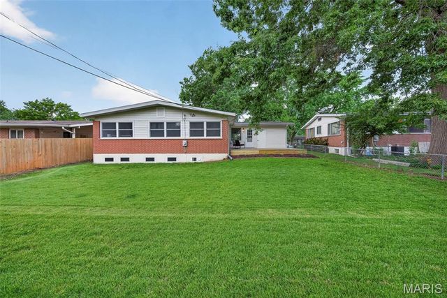 1360 Arlington Drive, Florissant, MO 63033