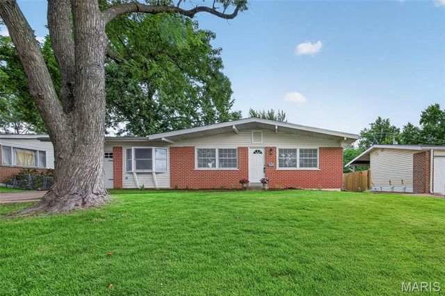 1360 Arlington Drive, Florissant, MO 63033