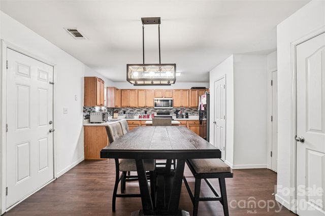 1217 Jordans Pond Lane, Charlotte, NC 28214