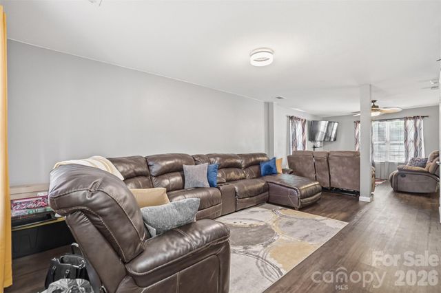 1217 Jordans Pond Lane, Charlotte, NC 28214