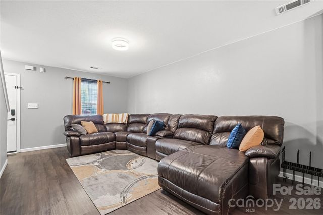 1217 Jordans Pond Lane, Charlotte, NC 28214