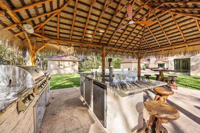 11984 White Oak Crossing, Conroe, TX 77385