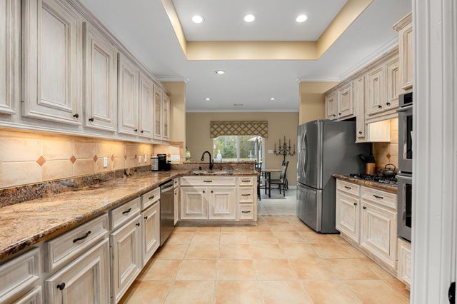 11984 White Oak Crossing, Conroe, TX 77385