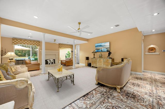 11984 White Oak Crossing, Conroe, TX 77385