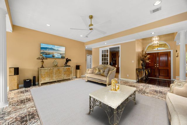 11984 White Oak Crossing, Conroe, TX 77385