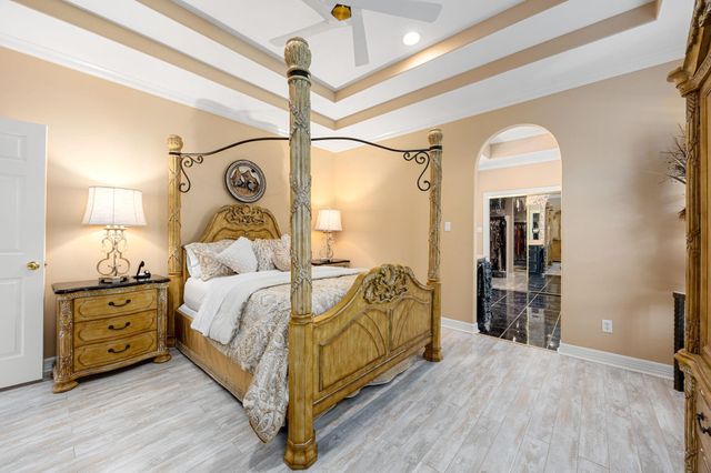 11984 White Oak Crossing, Conroe, TX 77385