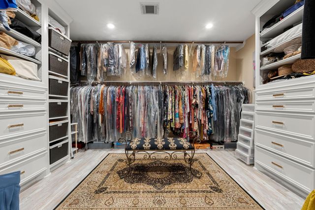 11984 White Oak Crossing, Conroe, TX 77385