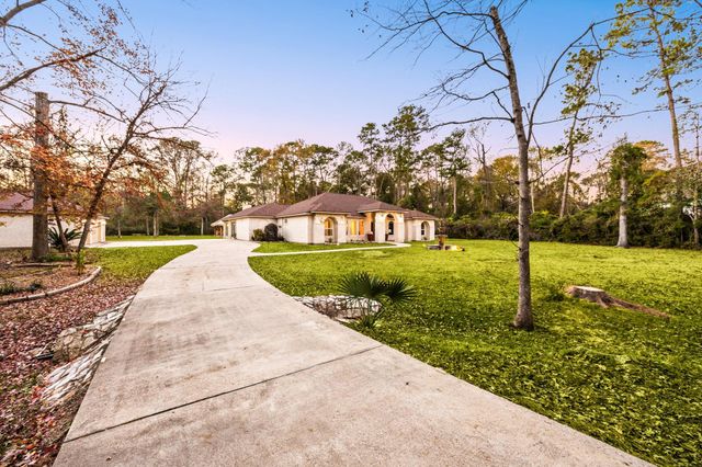 11984 White Oak Crossing, Conroe, TX 77385