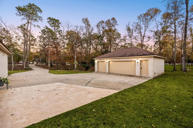 11984 White Oak Crossing, Conroe, TX 77385