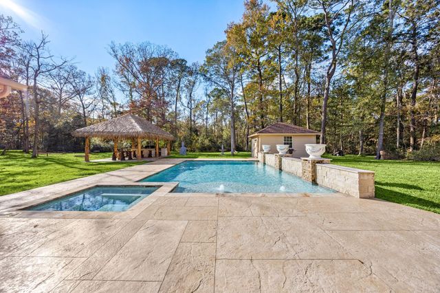 11984 White Oak Crossing, Conroe, TX 77385