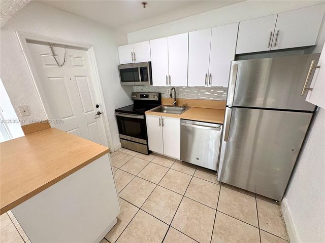 4271 NW 5th Street 128, Plantation, FL 33317