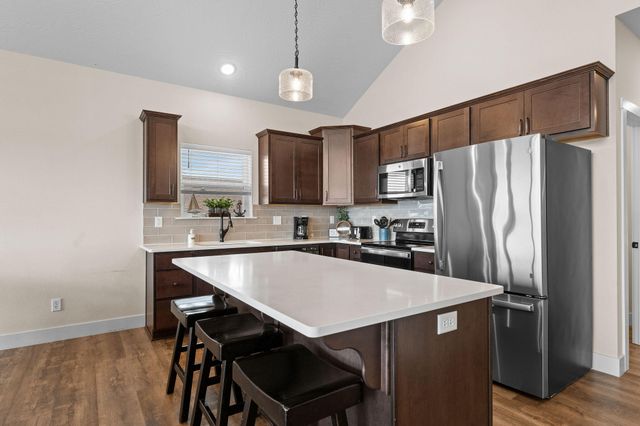 340 Settlers Cove, Kimberling City, MO 65686