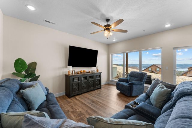 340 Settlers Cove, Kimberling City, MO 65686