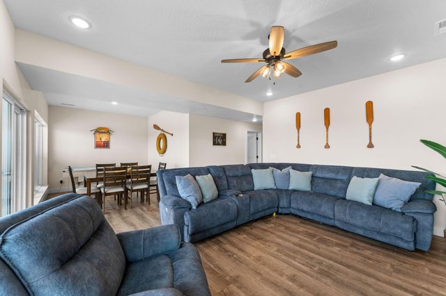 340 Settlers Cove, Kimberling City, MO 65686