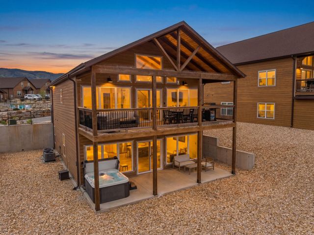 340 Settlers Cove, Kimberling City, MO 65686