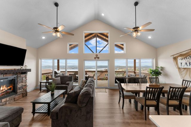 340 Settlers Cove, Kimberling City, MO 65686