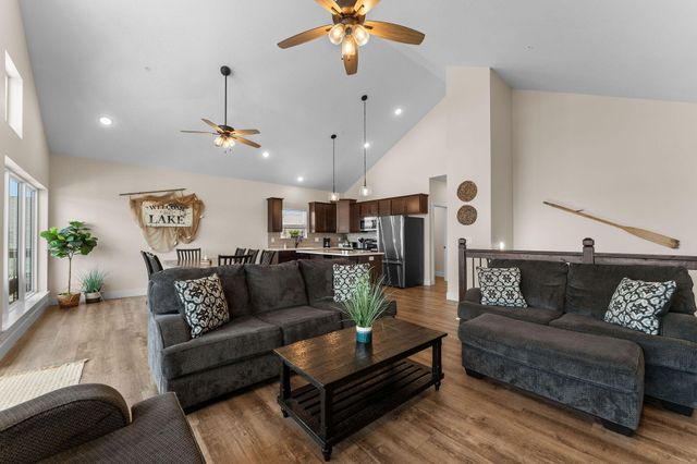 340 Settlers Cove, Kimberling City, MO 65686