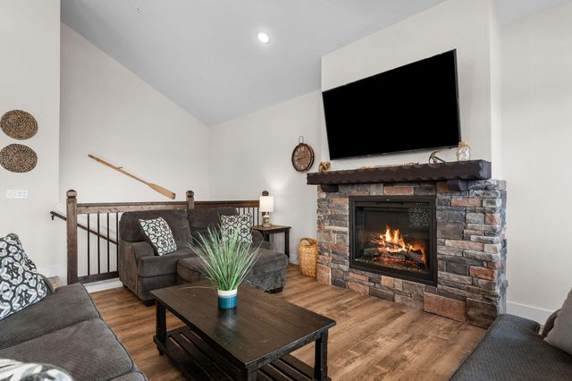 340 Settlers Cove, Kimberling City, MO 65686