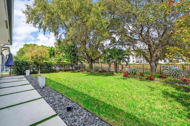 3069 Safflower Circle, West Palm Beach, FL 33401