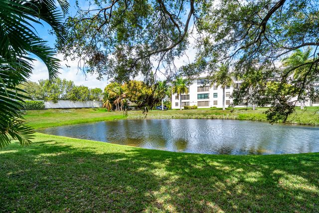 3069 Safflower Circle, West Palm Beach, FL 33401