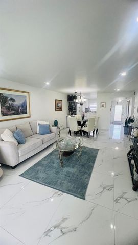 9330 S Sunrise Lakes Boulevard 304, Sunrise, FL 33322