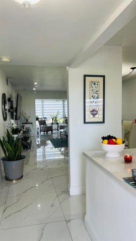 9330 S Sunrise Lakes Boulevard 304, Sunrise, FL 33322